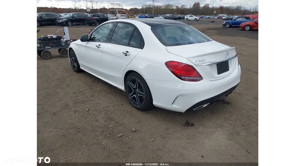 Mercedes-Benz Klasa C 300 4Matic 9G-TRONIC AMG Line - 7