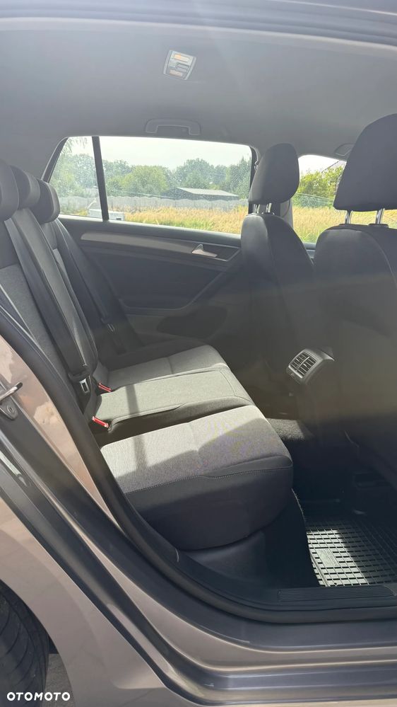 Volkswagen Golf - 5