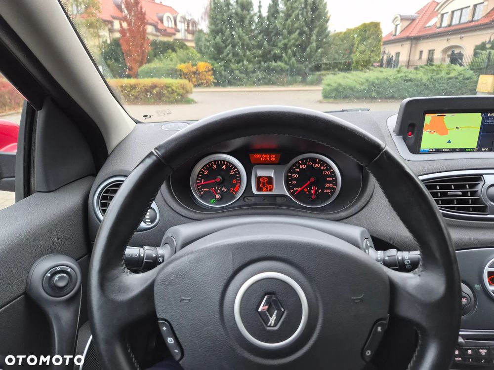 Renault Clio 1.6 16V 110 TomTom Edition - 18