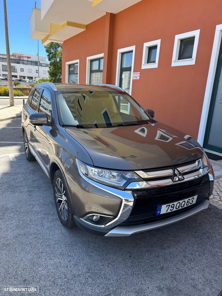 Mitsubishi Outlander 2.2 DI-D Instyle Navi - 1