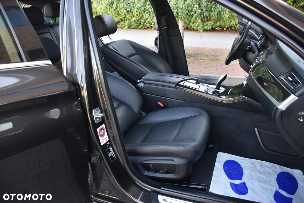 BMW Seria 5 518d Luxury Line - 12