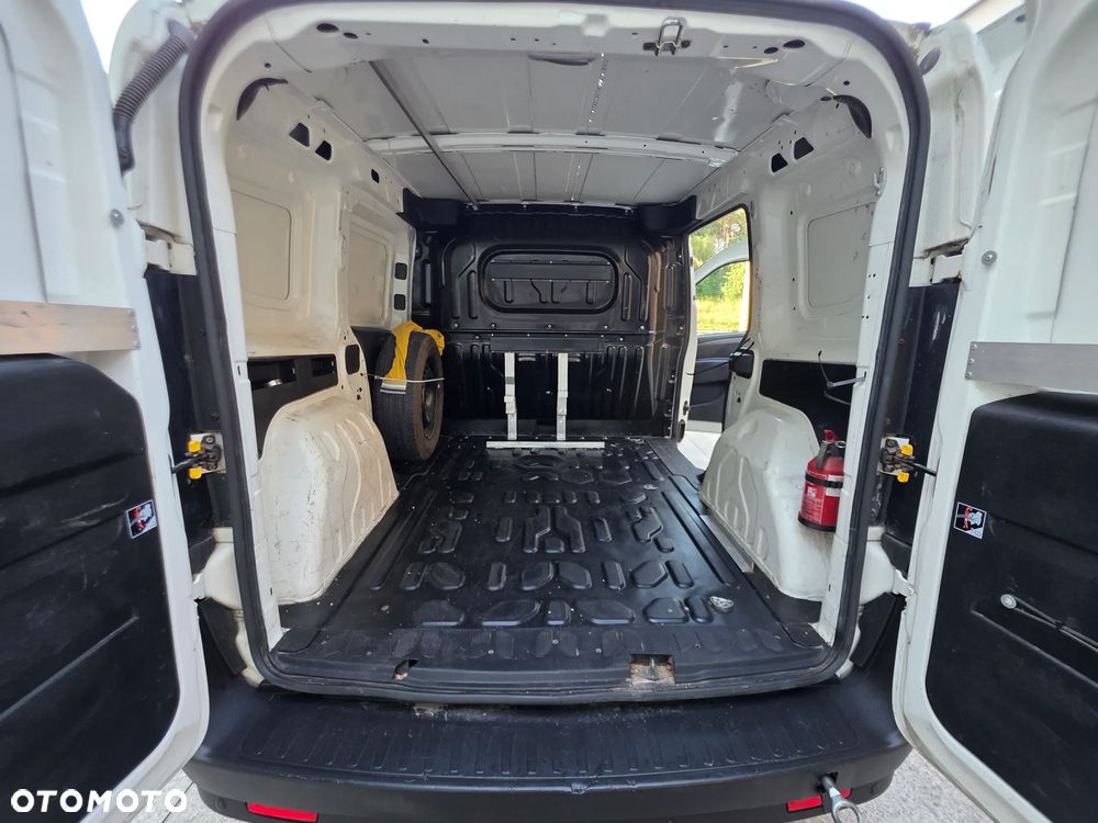 Opel COMBO - 13