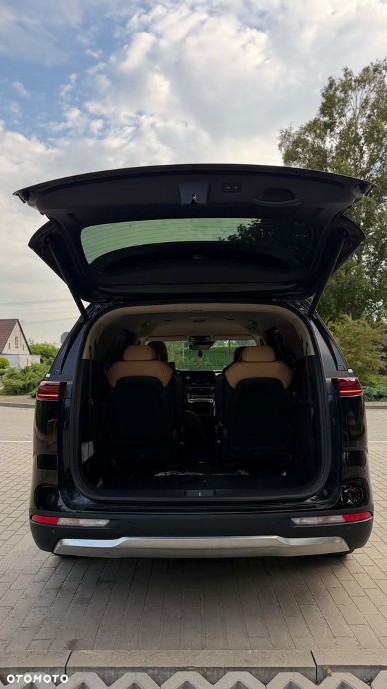 Kia Carnival - 9