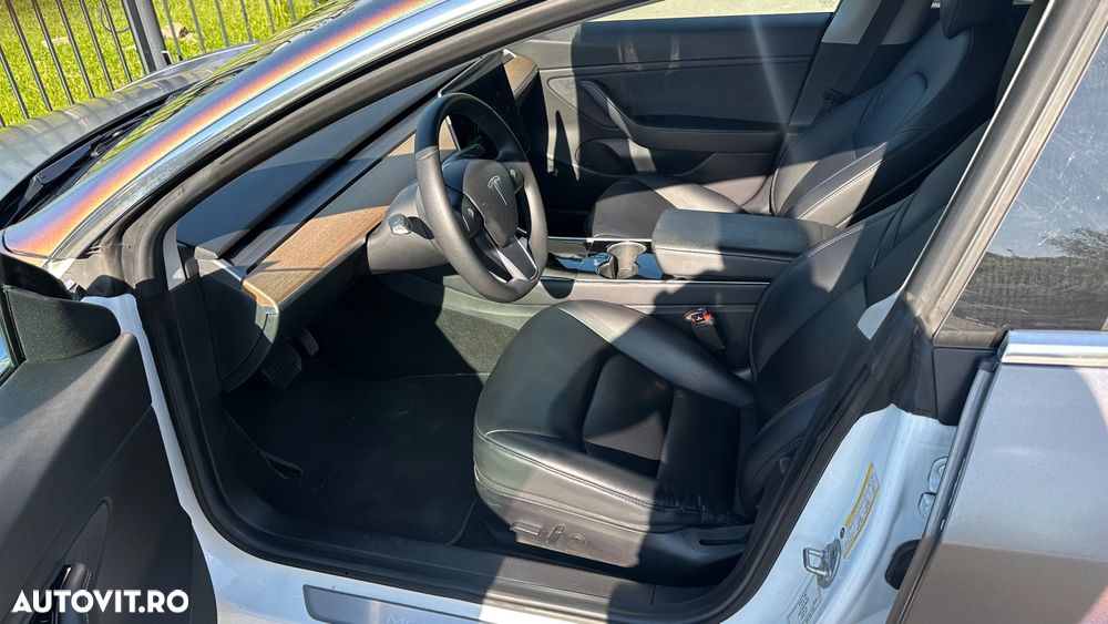 Tesla Model 3 - 14