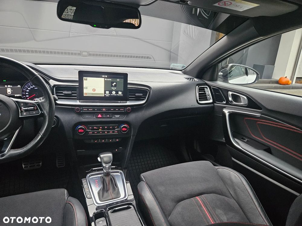 Kia ProCeed 1.6 T-GDI GT DCT - 31