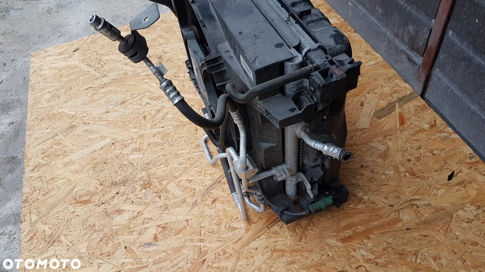 PAS PRZEDNI KOMPLET CHŁODNIC RENAULT ZOE 214819480R - 8