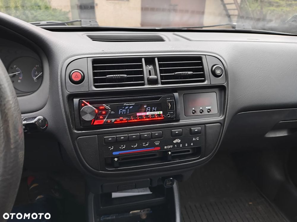 Honda Civic 1.4i - 19