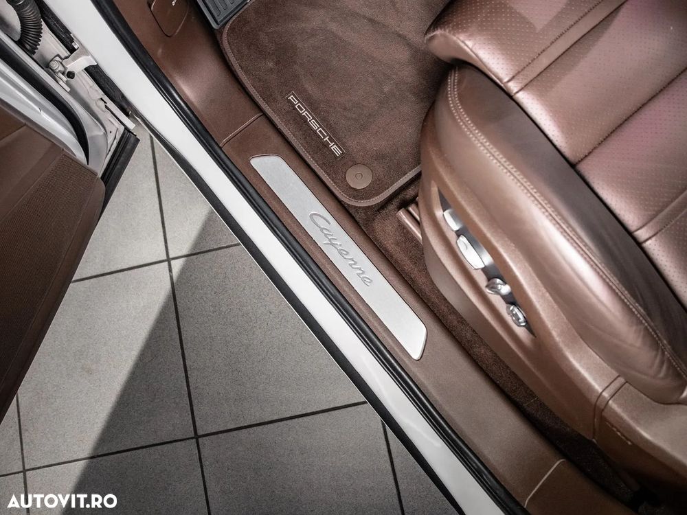 Porsche Cayenne Coupe E-Hybrid Tiptronic S - 10