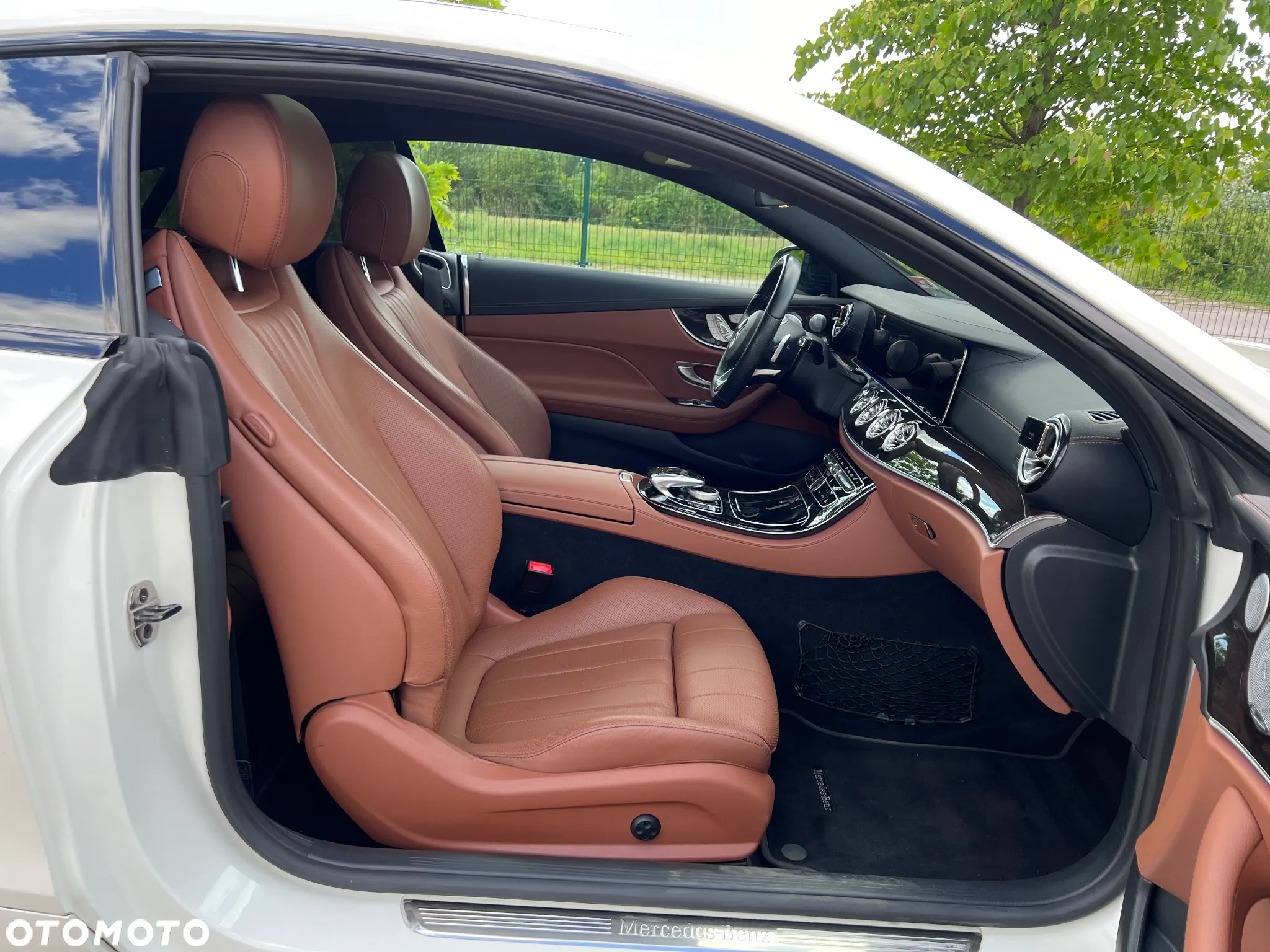Mercedes-Benz Klasa E 400 4Matic Coupe 9G-TRONIC AMG Line - 15