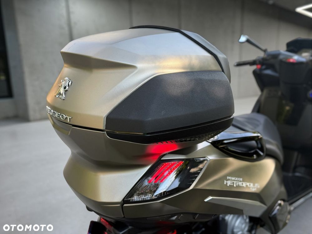 Peugeot Metropolis - 13