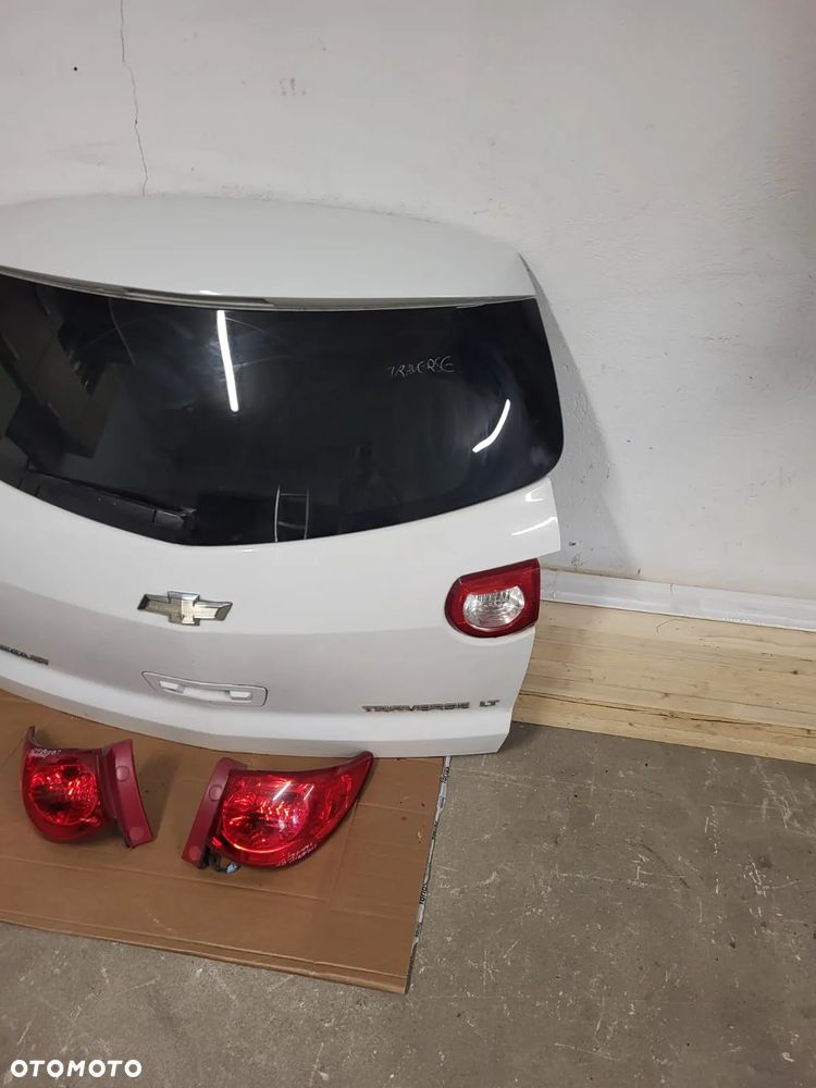 Chevrolet traverse klapa tyl - 2