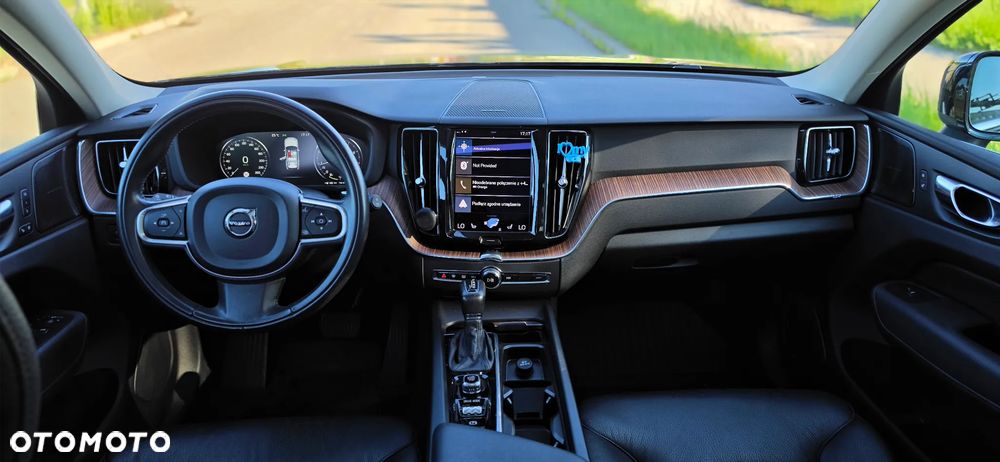 Volvo XC 60 T5 AWD Geartronic Momentum - 8