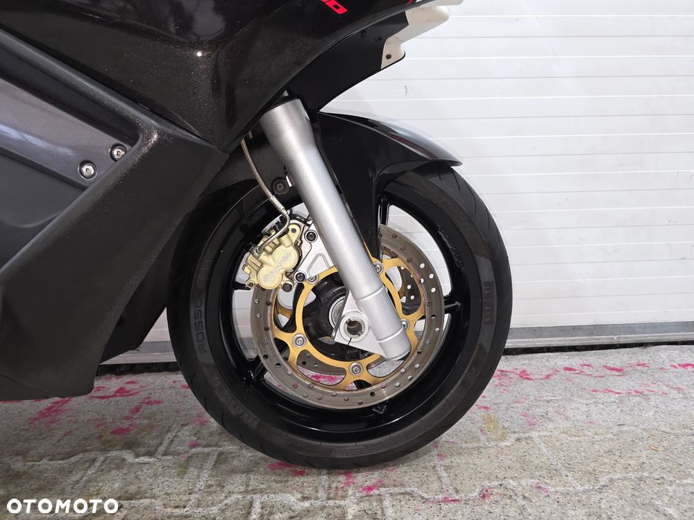 Aprilia SRV 850 - 14