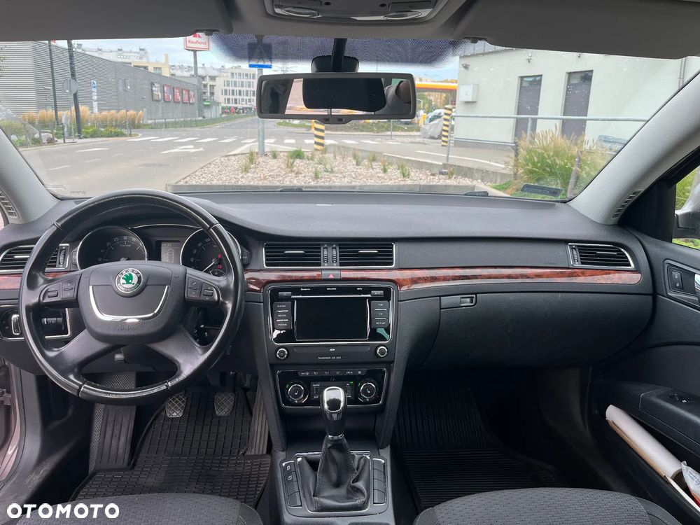 Skoda Superb 2.0 TDI Elegance - 15