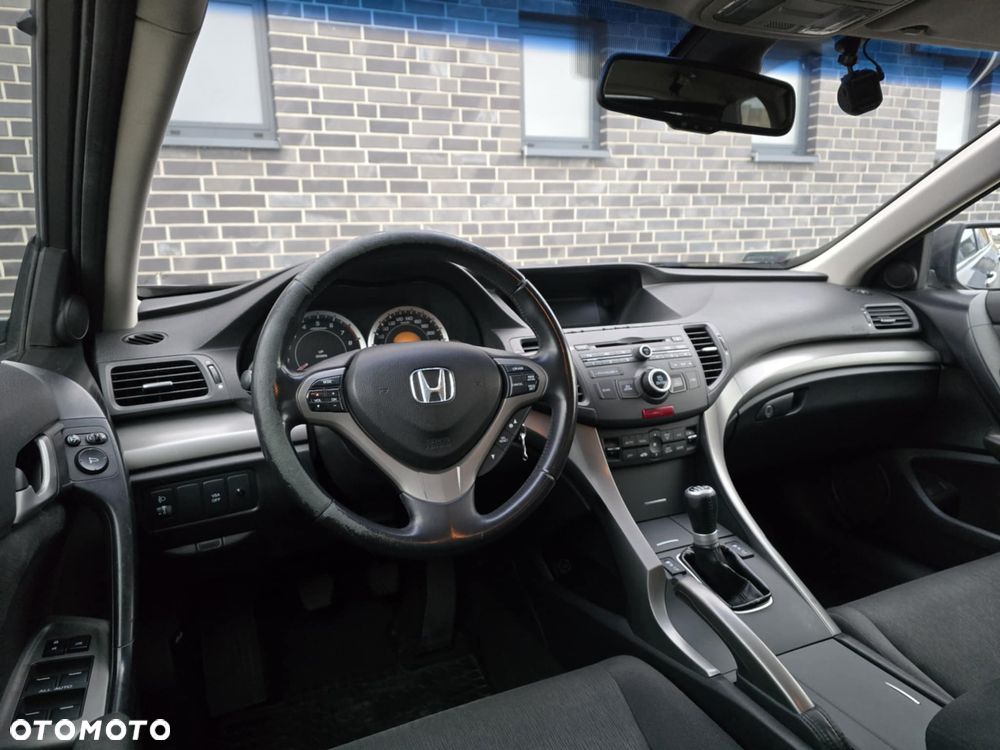 Honda Accord 2.0 Executive - 28