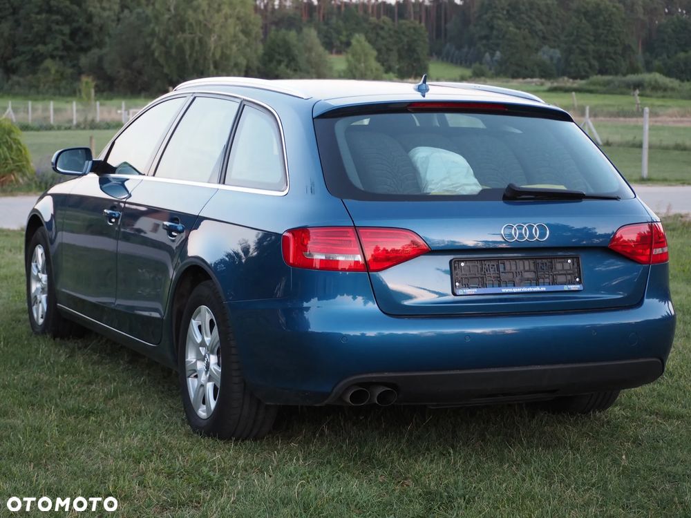 Audi A4 Avant 2.0 TDI DPF Ambiente - 12