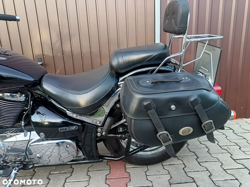 Suzuki Intruder - 25