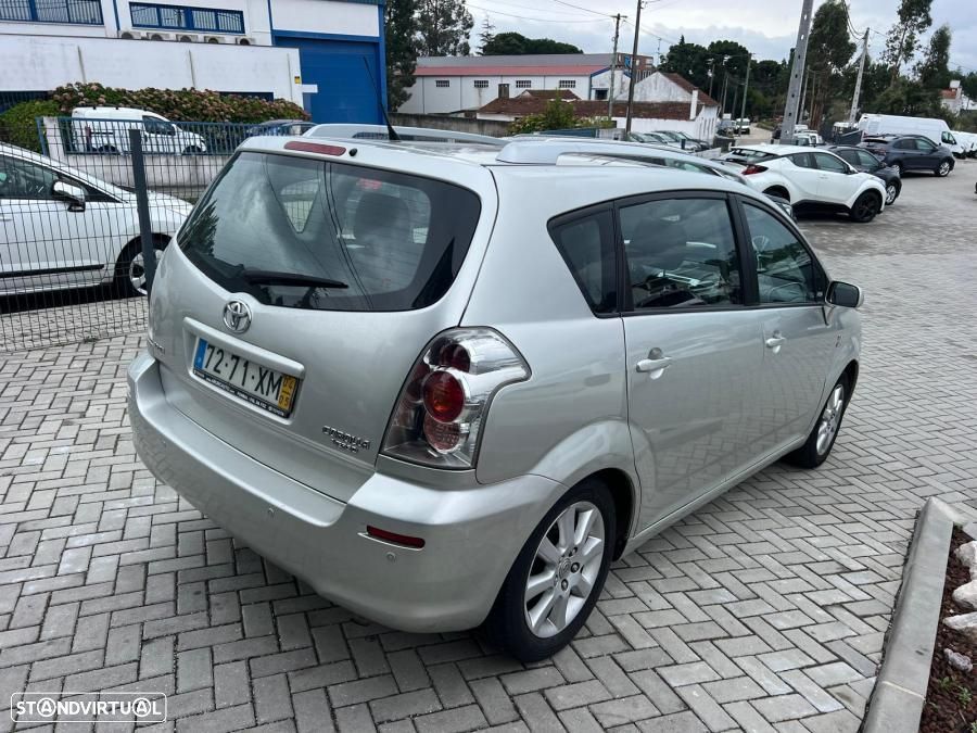 Toyota Corolla Verso 2.0 D-4D - 2