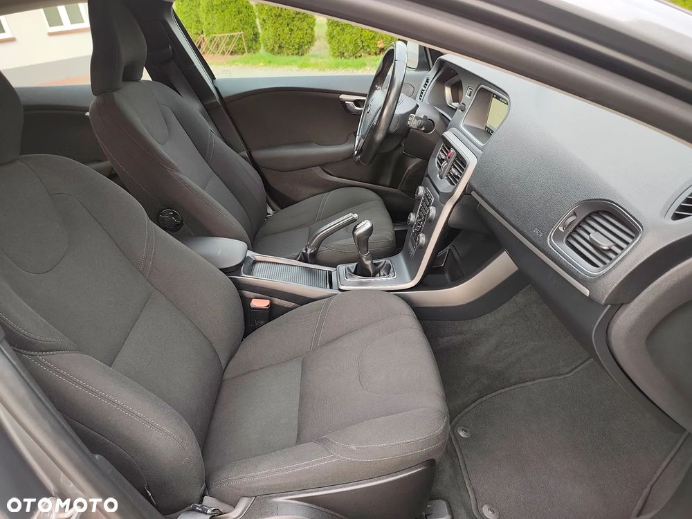 Volvo V40 D2 Momentum - 20