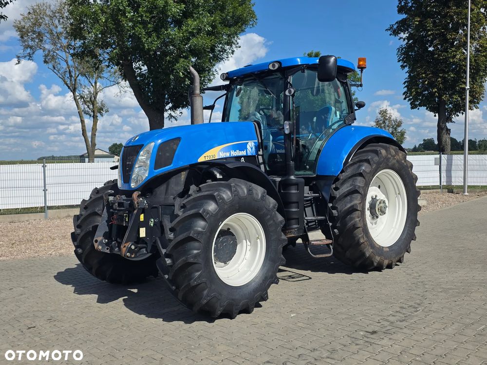 New Holland T7030 PC 2011R - 2