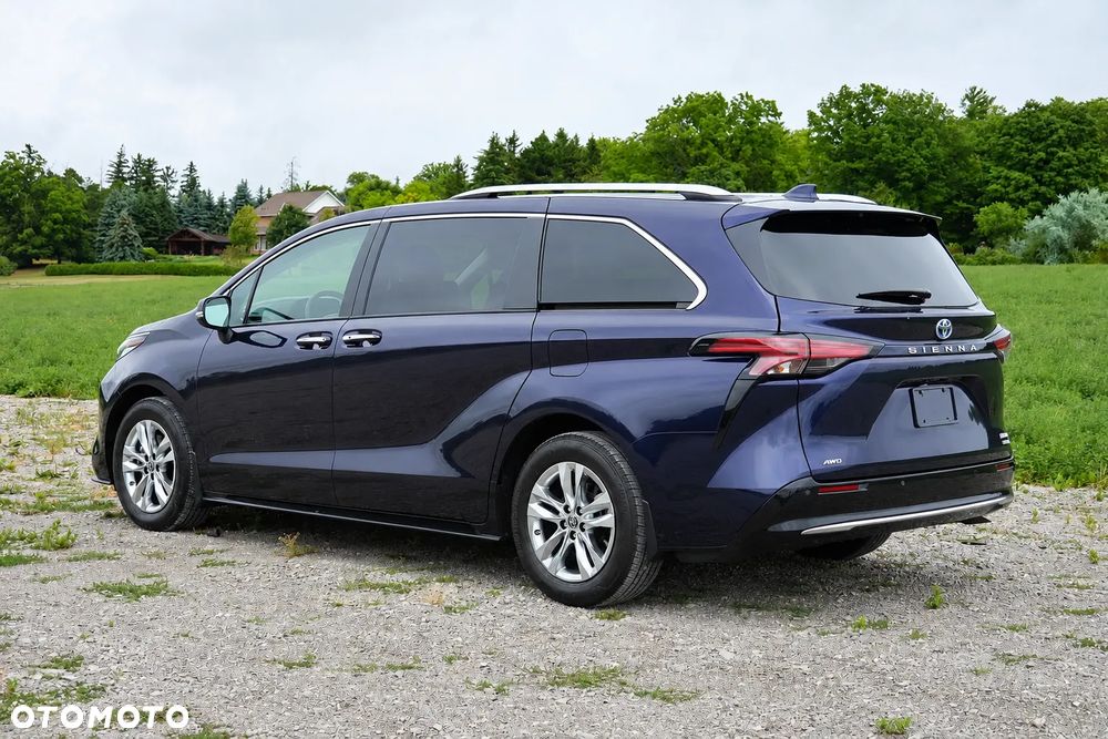 Toyota Sienna - 8