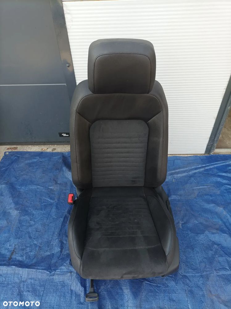 VW Passat B8 kombi  fotele kanapa komplet skóra alcantara - 8