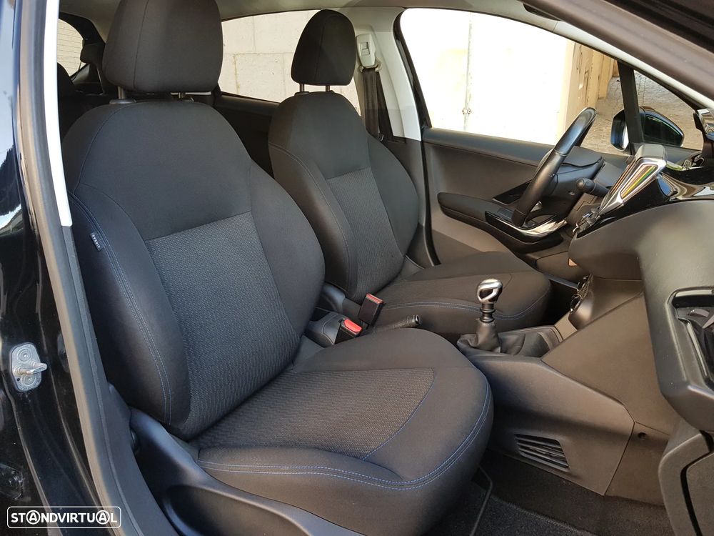 Peugeot 208 1.5 BlueHDi Signature - 37