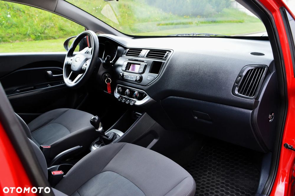 Kia Rio 1.2 L - 10