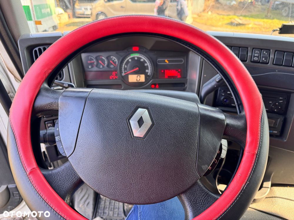 Renault Premium - 11