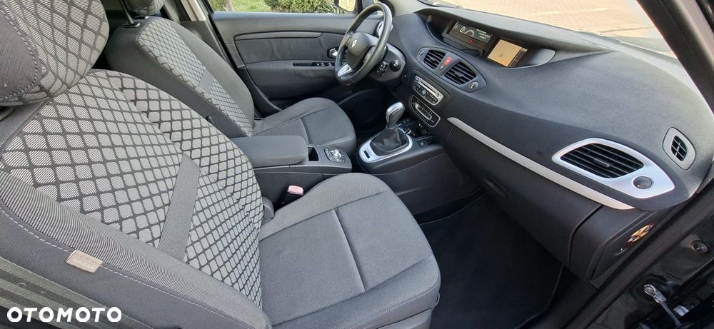 Renault Scenic 2.0 16V Privilege CVT - 8
