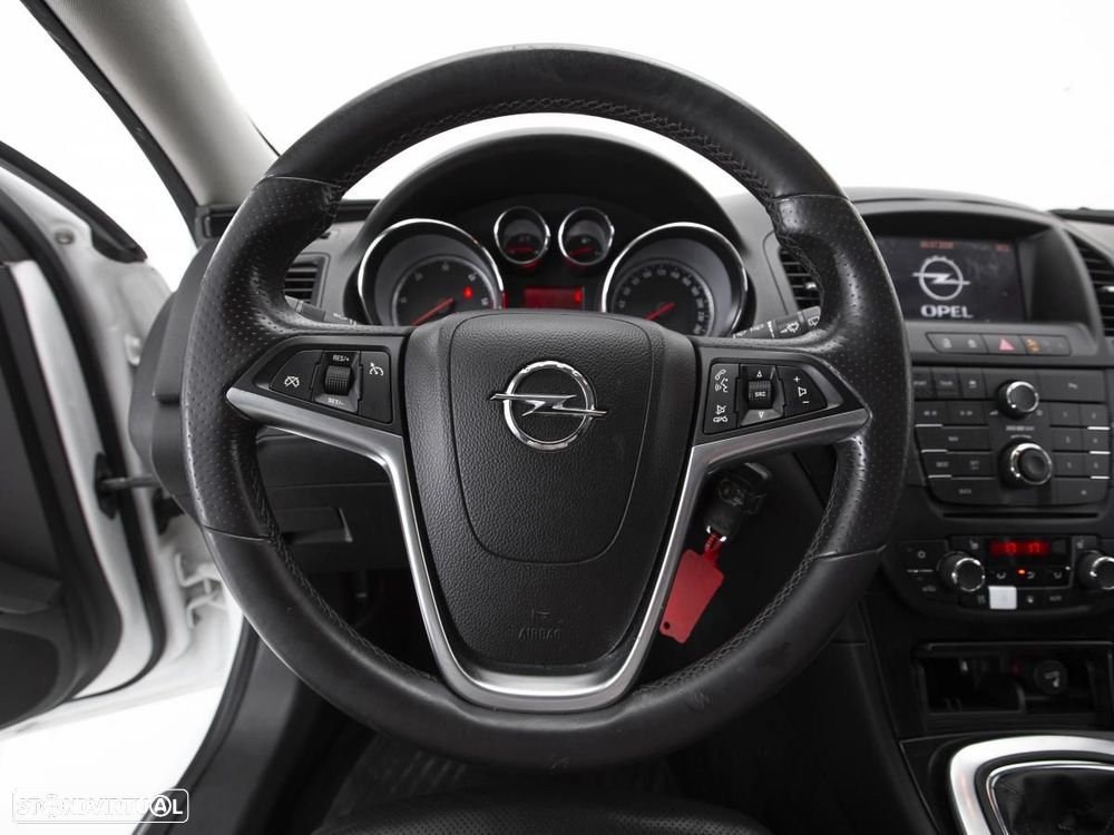 Opel Insignia Sports Tourer - 12