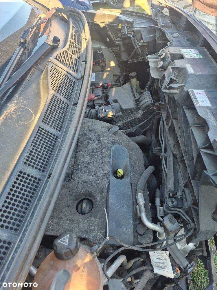 Peugeot Traveller - 5