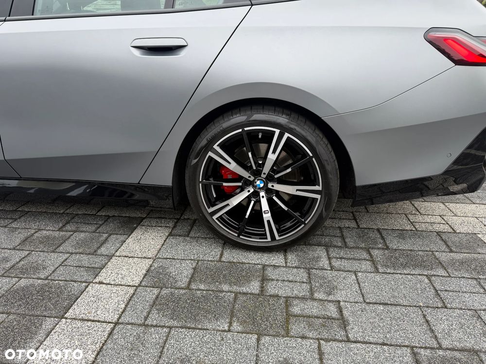 BMW Seria 5 540d xDrive mHEV M Sport - 6