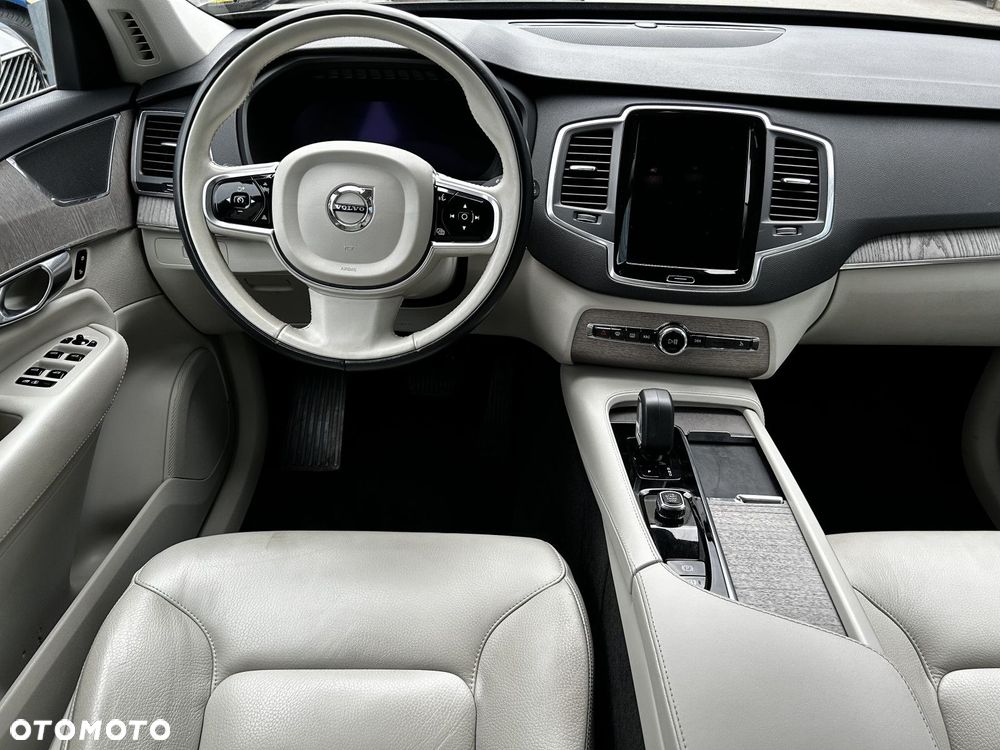 Volvo XC 90 - 12