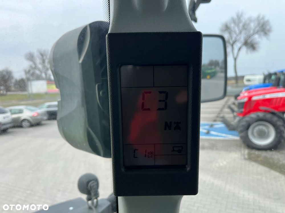 Claas Arion 640 - 19