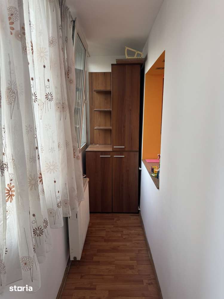 Apartament 3 camere, decomandat, 70mp,balcone și lift - Drumul Taberei — fotografia 3