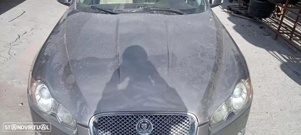 PARA-CHOQUES FRONTAL JAGUAR XF 2010 - - 4