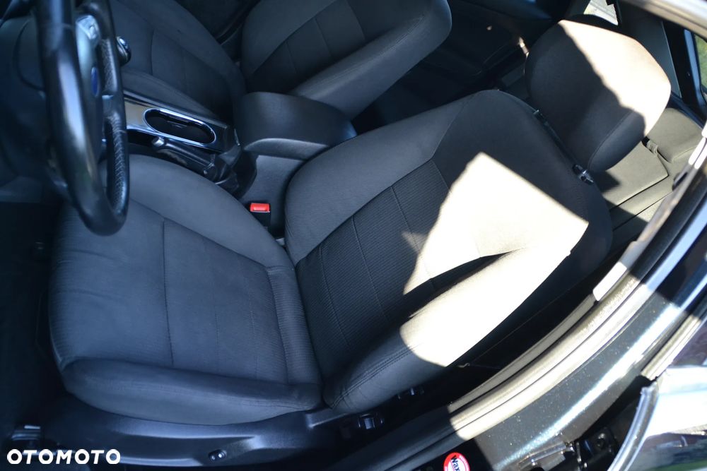 Ford Mondeo 2.0 FF Ghia - 23