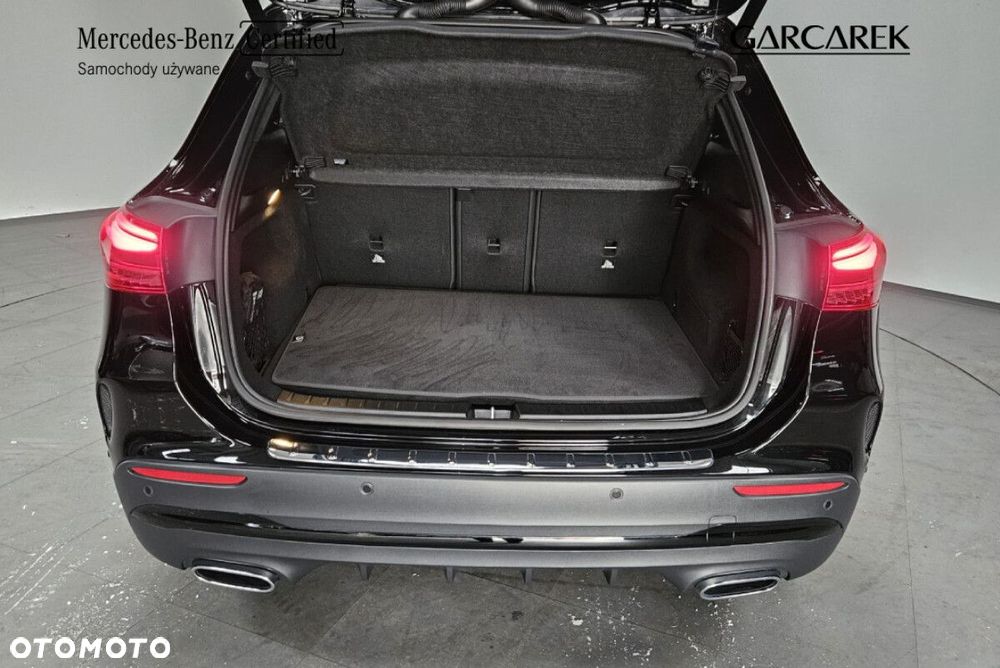 Mercedes-Benz GLA - 10