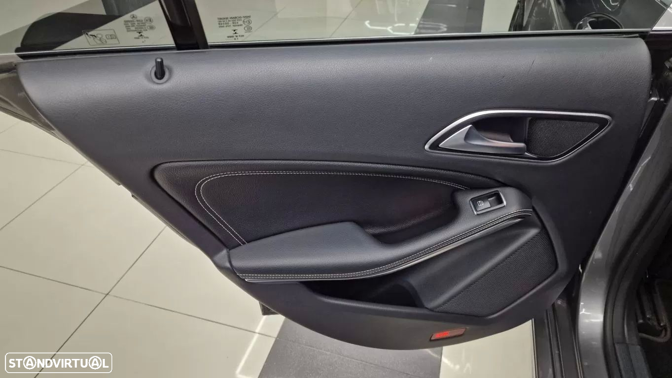 Mercedes-Benz CLA 180 d Shooting Brake AMG Line - 38