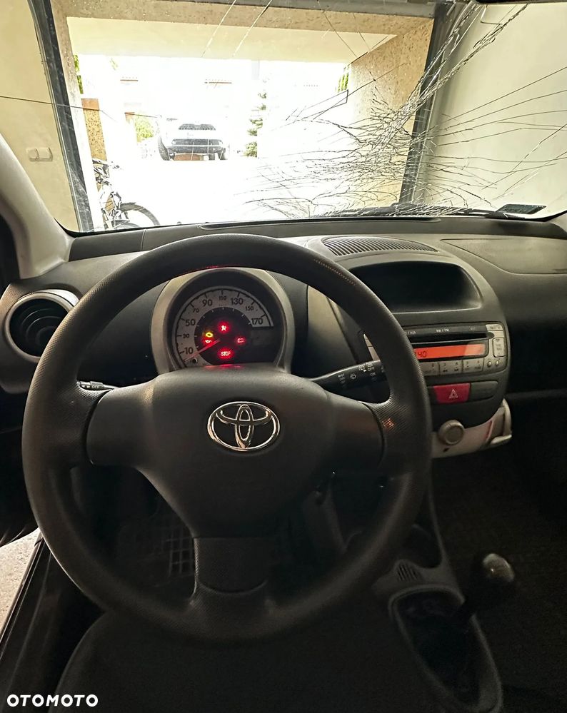 Toyota Aygo Standard - 13