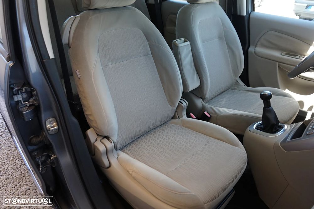Citroën C3 Picasso 1.6 HDi Exclusive Airdream - 30