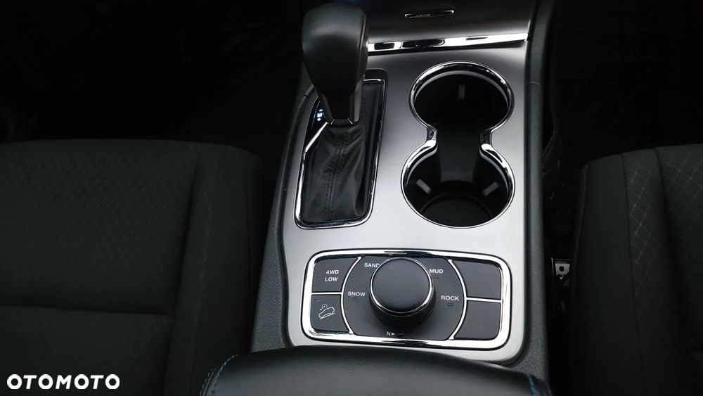 Jeep Grand Cherokee - 22