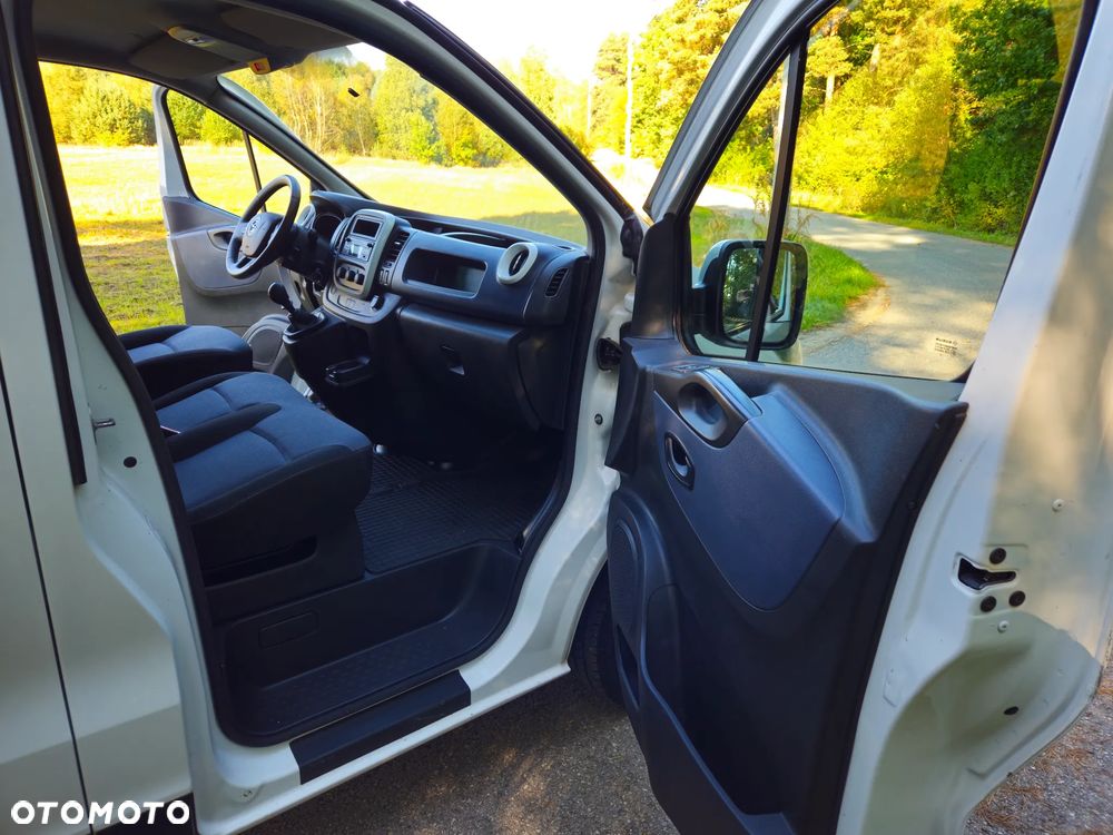 Opel Vivaro - 10