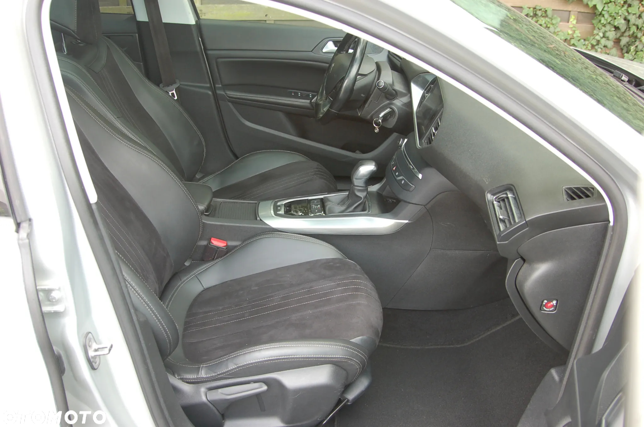Peugeot 308 SW BlueHDi 120 EAT6 Stop & Start Allure - 5