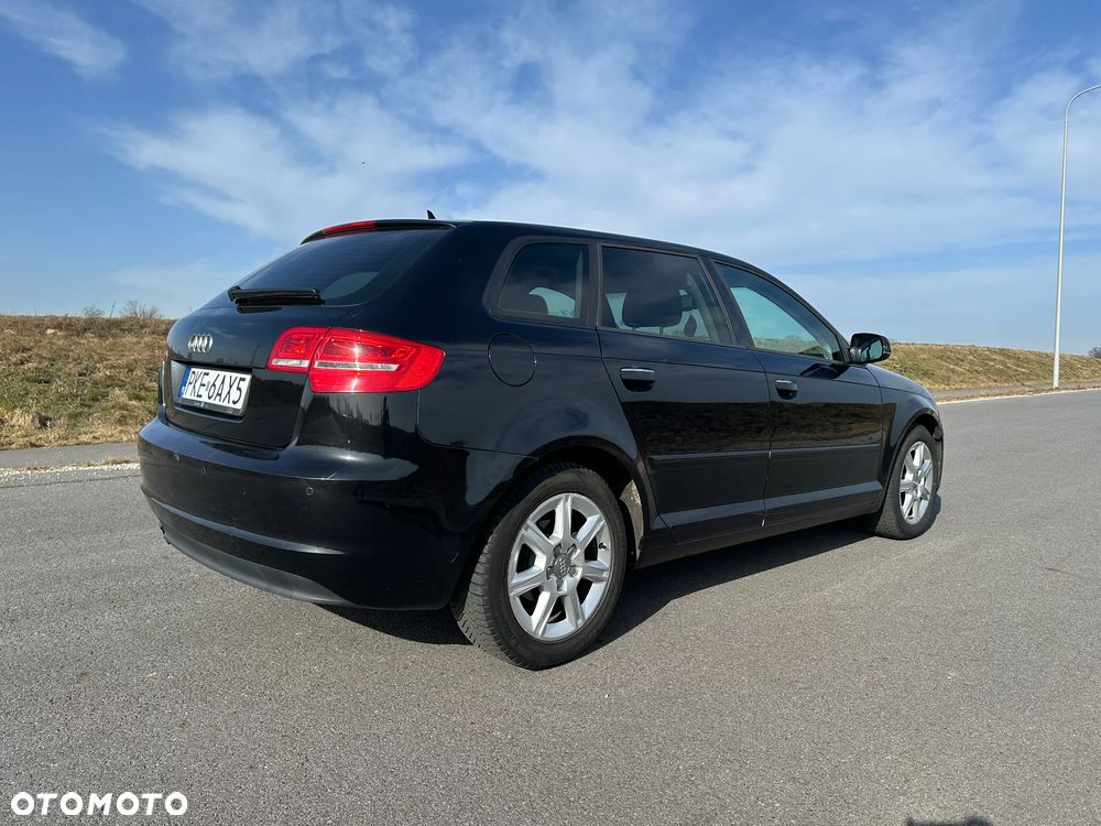Audi A3 Sportback 1.6 TDI DPF Ambiente S tronic - 8