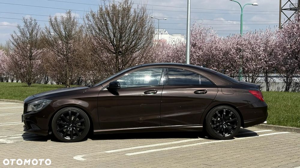 Mercedes-Benz CLA 250 7G-DCT Urban - 4