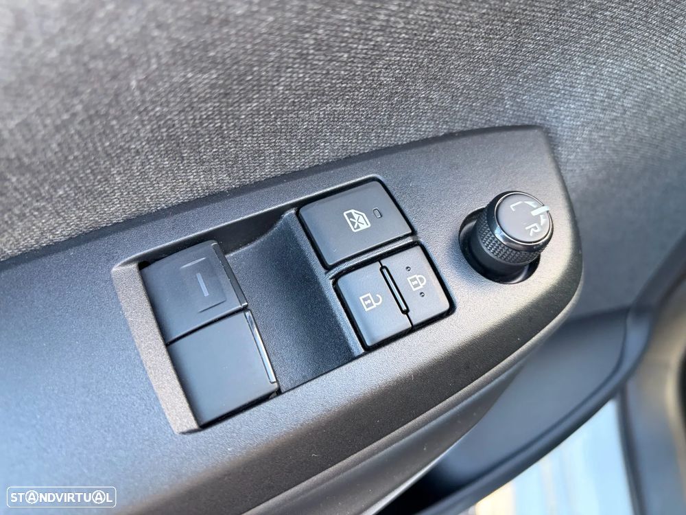 Toyota Yaris 1.5 HDF Comfort Plus - 21