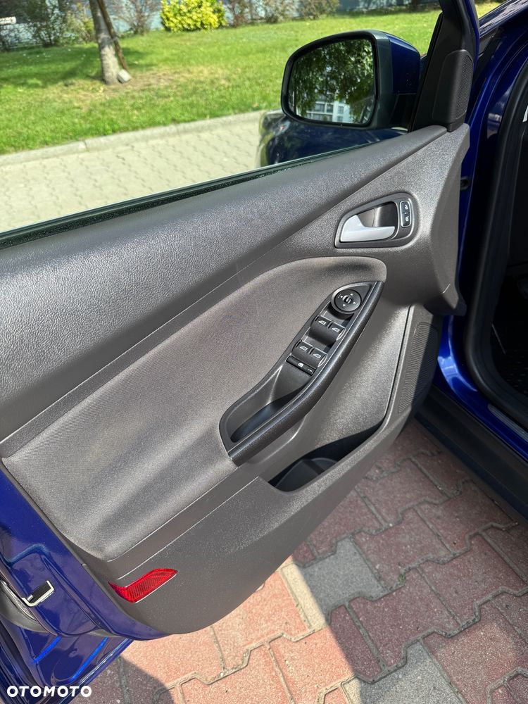 Ford Focus 1.6 Titanium - 11