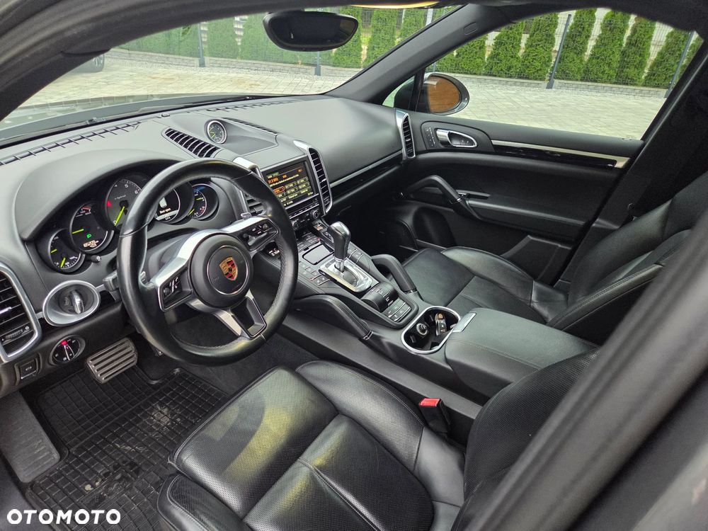 Porsche Cayenne S Hybrid Tiptronic S - 37